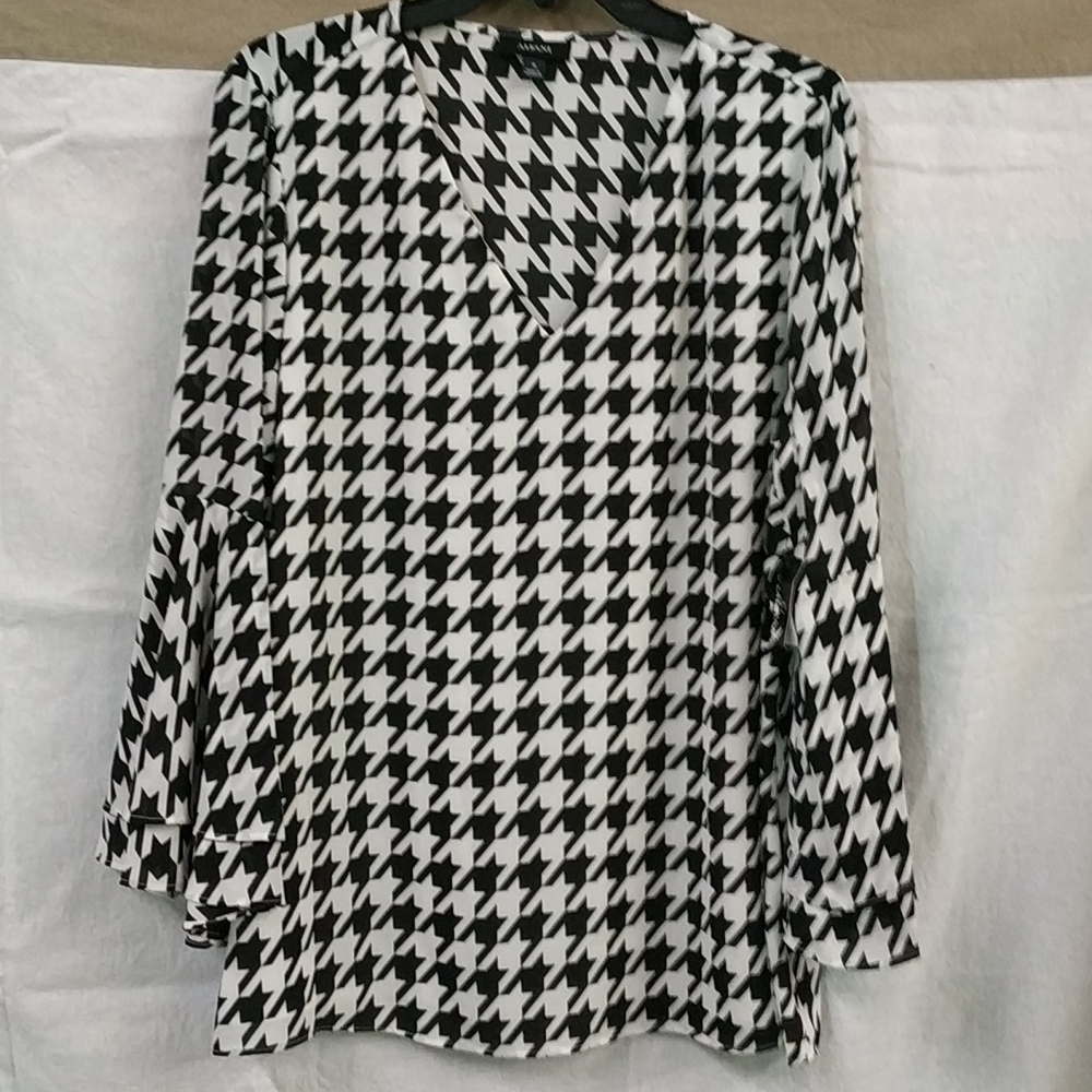 Alfani Top. Never worn.